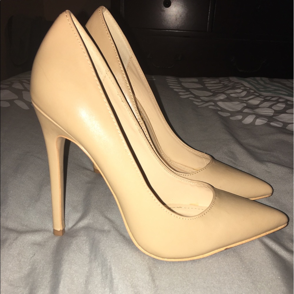 Nude Point Toe Pumps