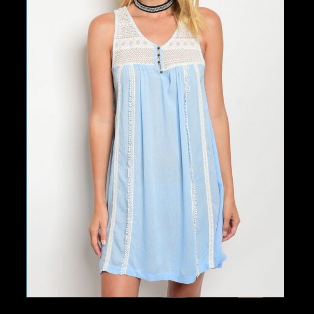 Baby blue and lace dress 😍