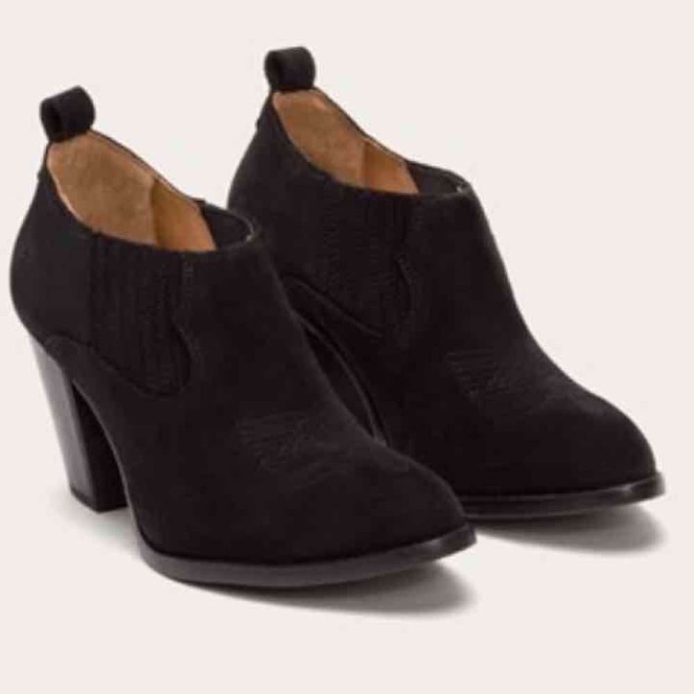 NWT Frye Ankle Booties TRADE
