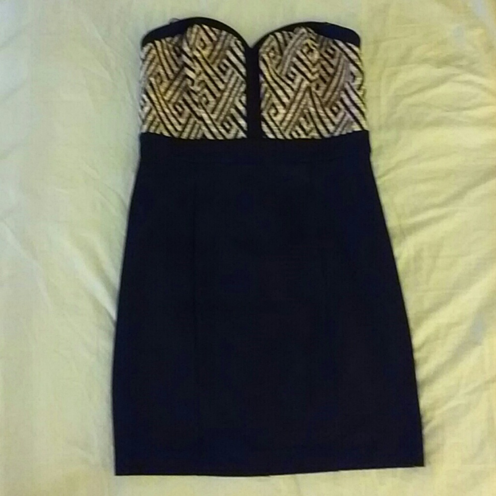 Black strapless Guess short dress