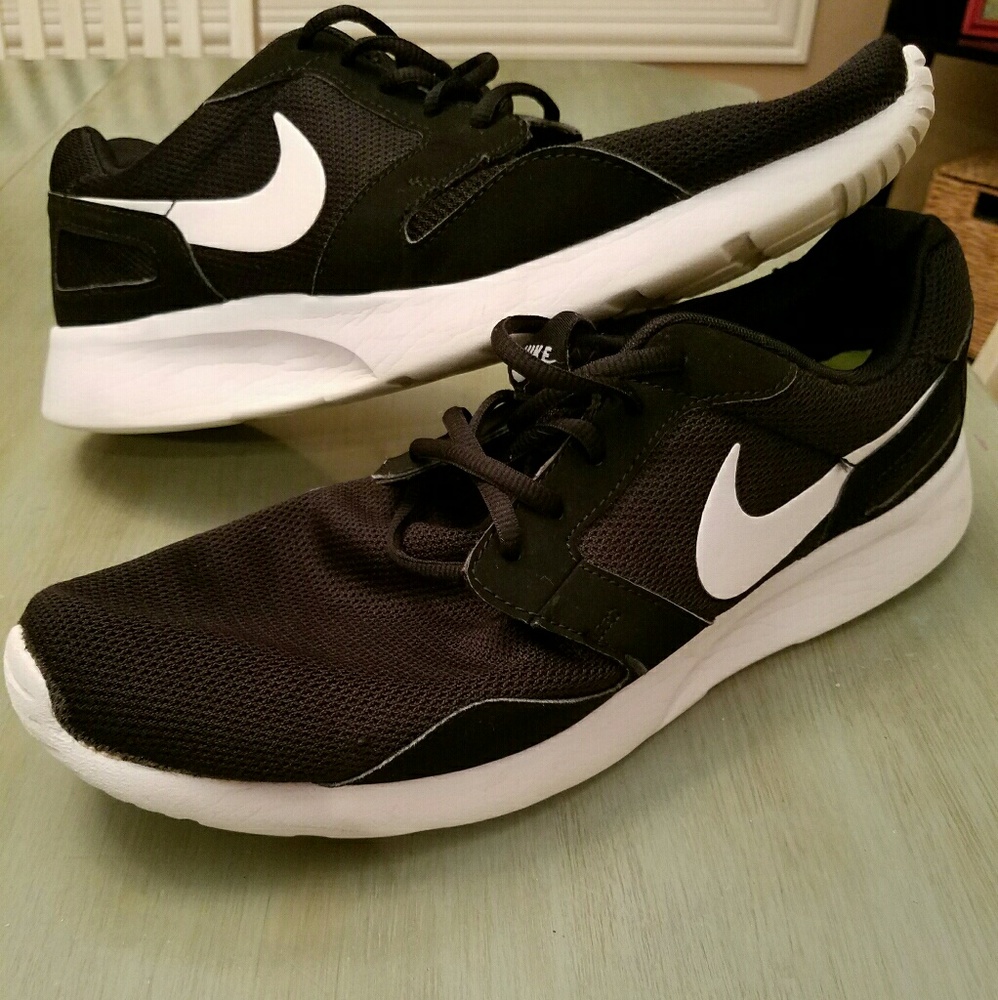 Nike Tanjun (similar to Roshe)