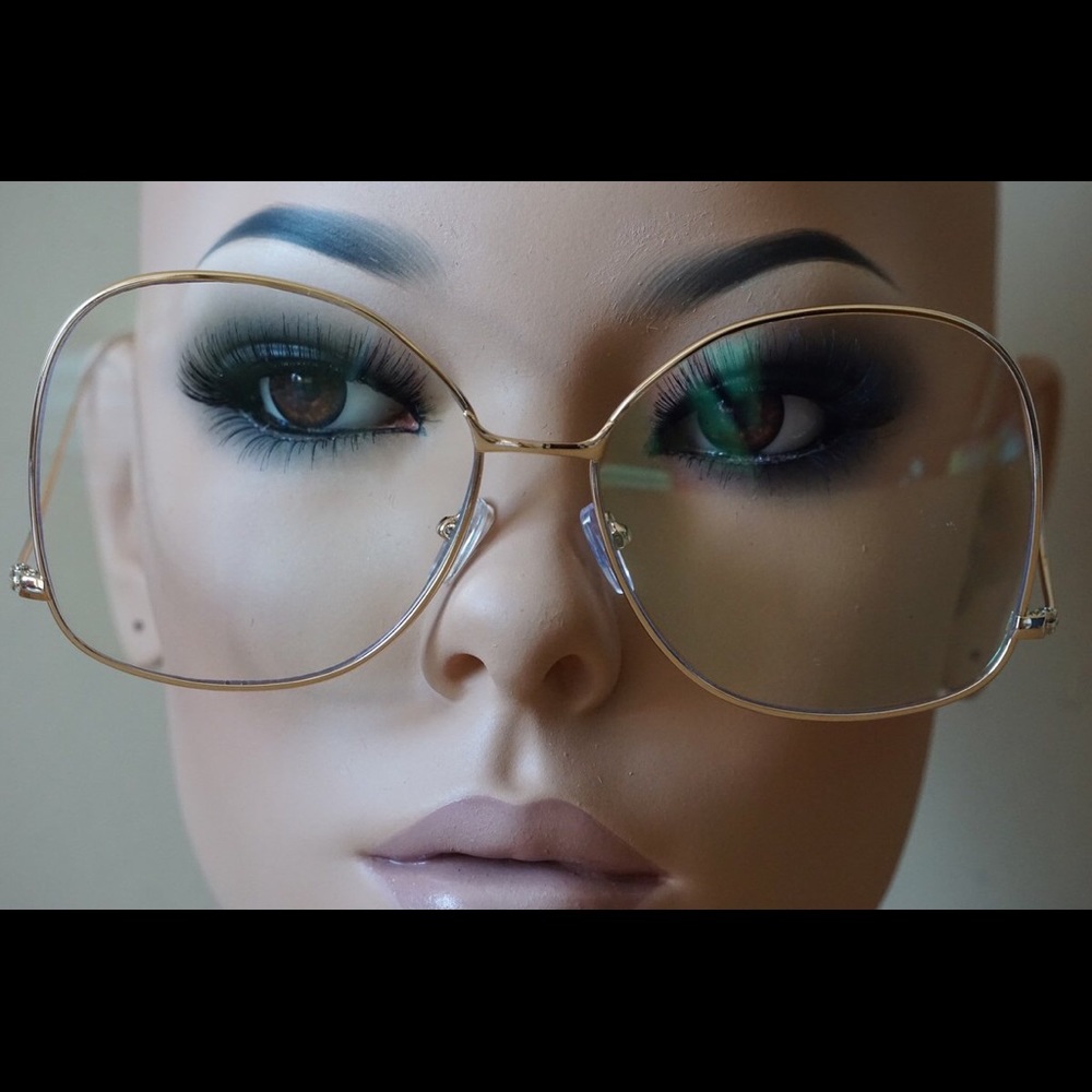 SALE ! Oversized clear vintage sunnies