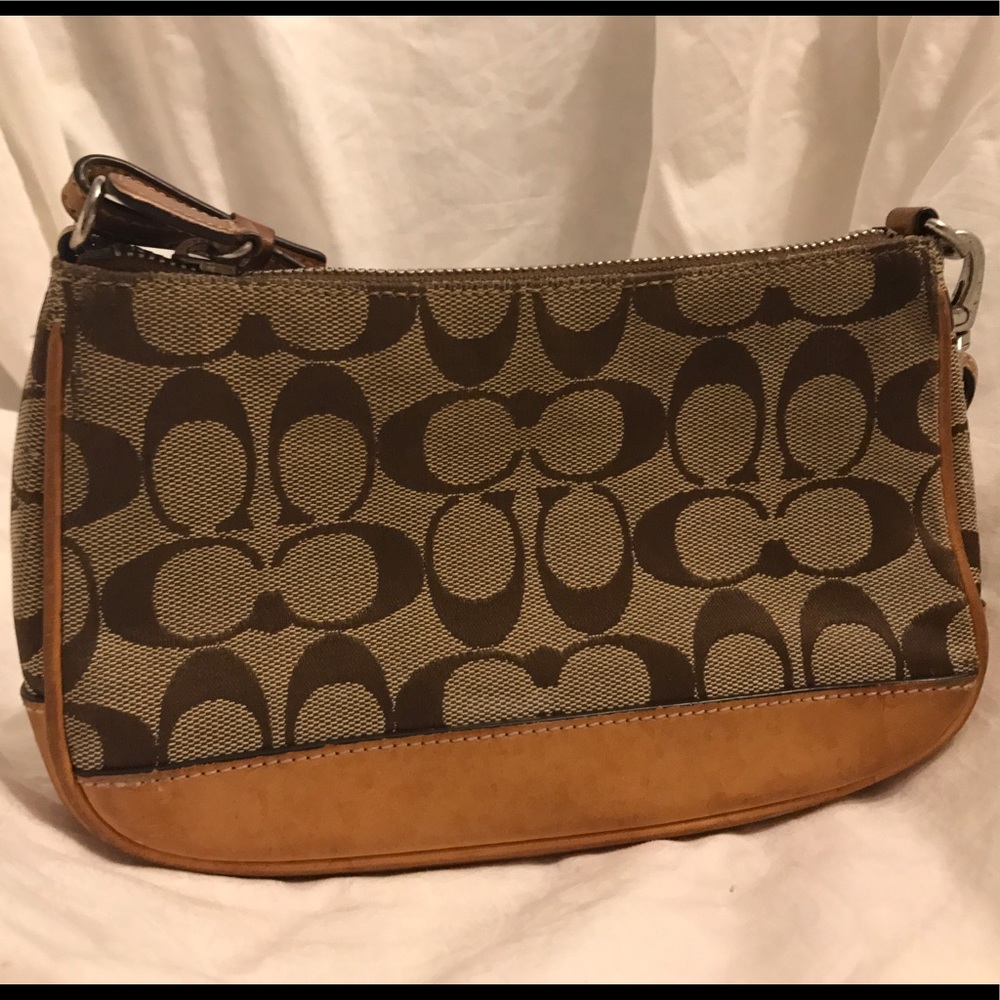 Coach Signature Demi-Bag!