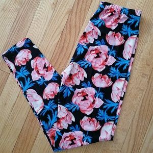 **SOLD** Agnes & Dora s/m leggings NWOT