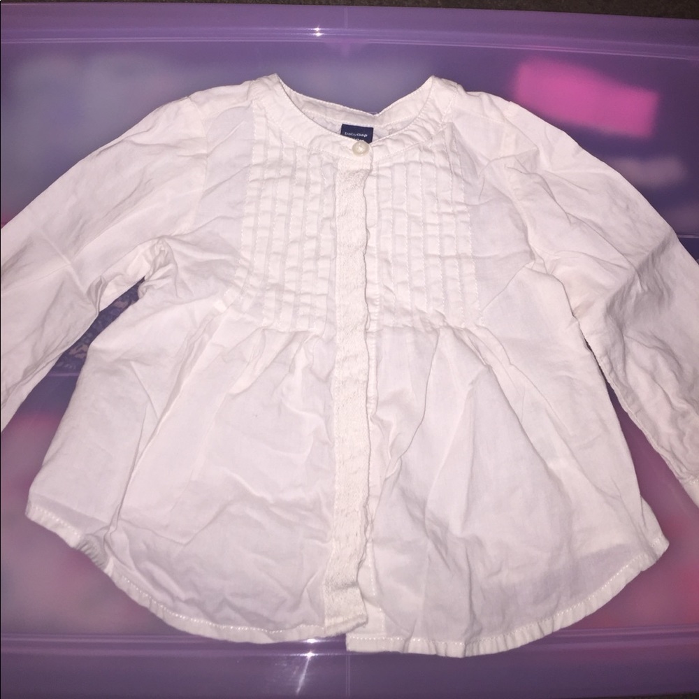 White button Baby Gap top