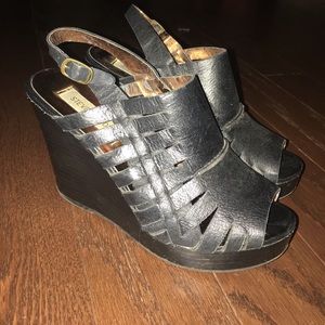 Steve Madden black wedges