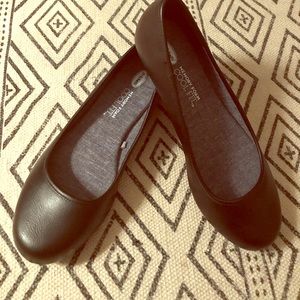 Black Dr Scholls flats with memory foam