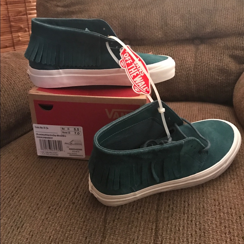 Vans moccasin mid high sneakers 👟