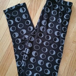 **SOLD** Agnes & Dora s/m leggings NWOT