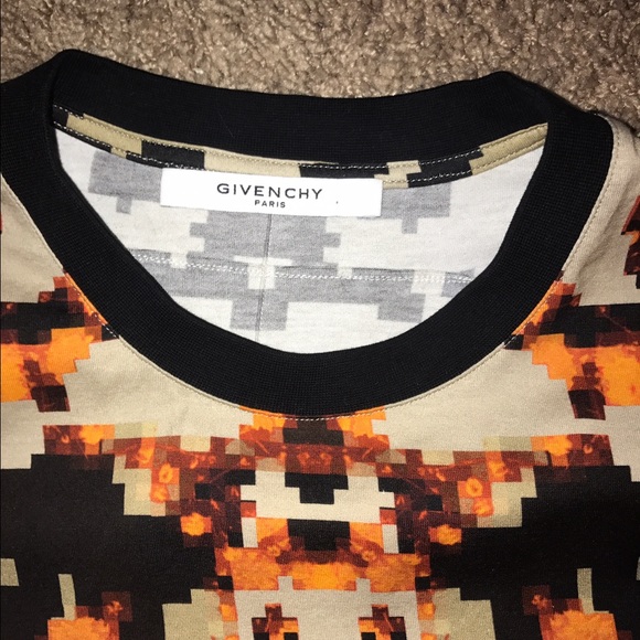 givenchy - Picture 1 of 2