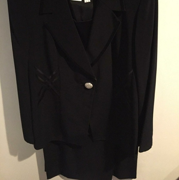 classy rhinestone button suit - Picture 4 of 4