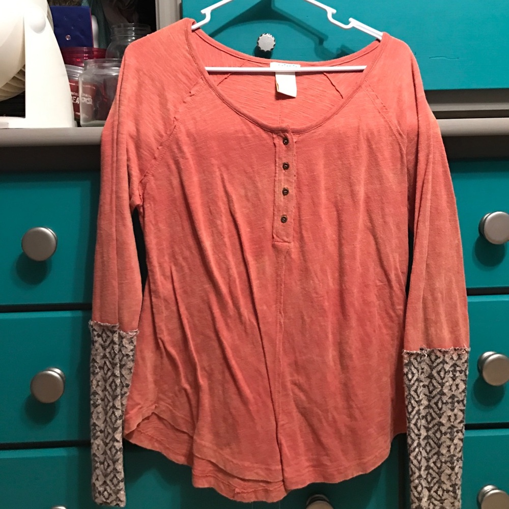 Buckle top