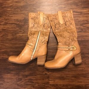 Lasercut boots. Leather. Italy