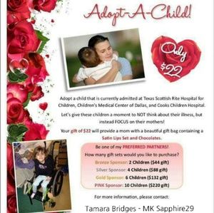 Gift bag w/Mary Kay Satin Lips Set and chocolates