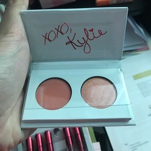 NEW Kylie Jenner Kiss Me eyeshadow