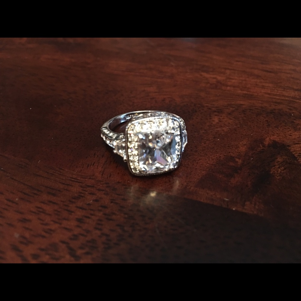 Austrian Crystal set in 18k plated gold