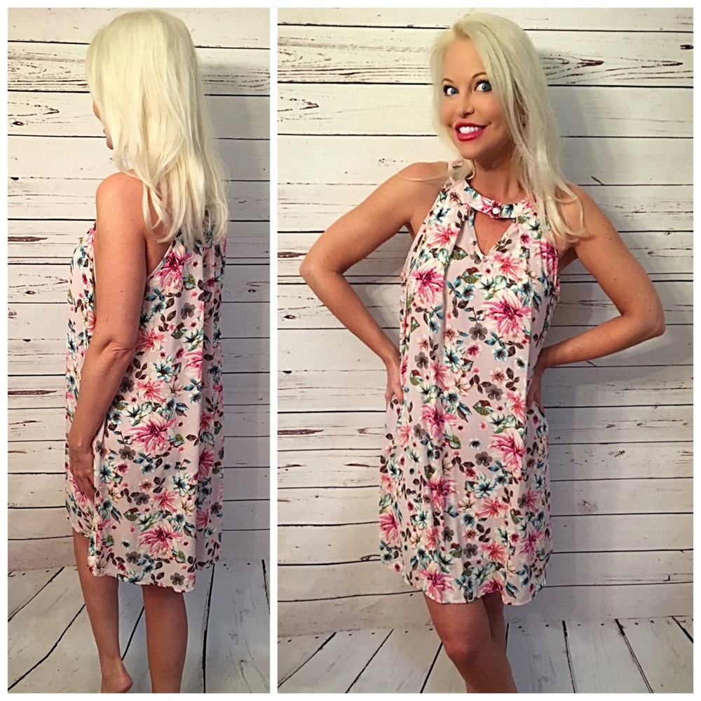 LAST 1💕Stunning blush! Floral fully lined dress! - Picture 2 of 4