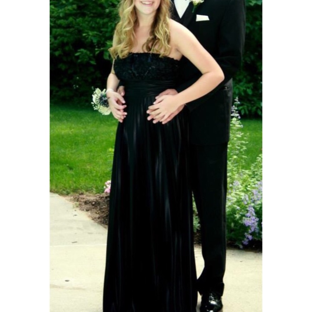 Black strapless prom dress