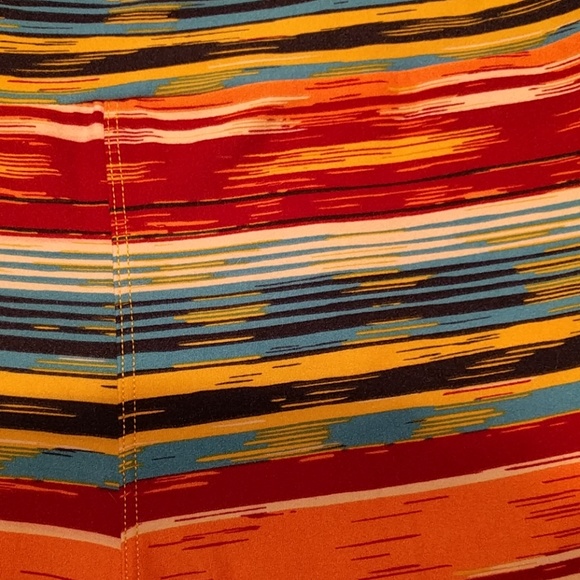 OS LuLaRoe Leggings - Picture 3 of 3