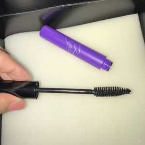 MAC Selena -optimum black