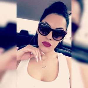 Meet your Posher, Vanessa