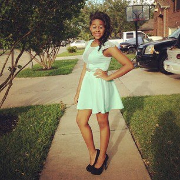 Mint Blue dress - Picture 2 of 2