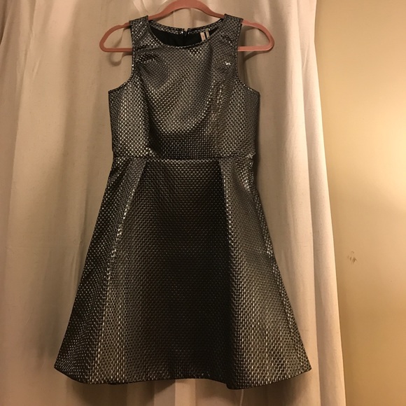 Fun modern dress by Frenchi size 5. - Picture 1 of 4