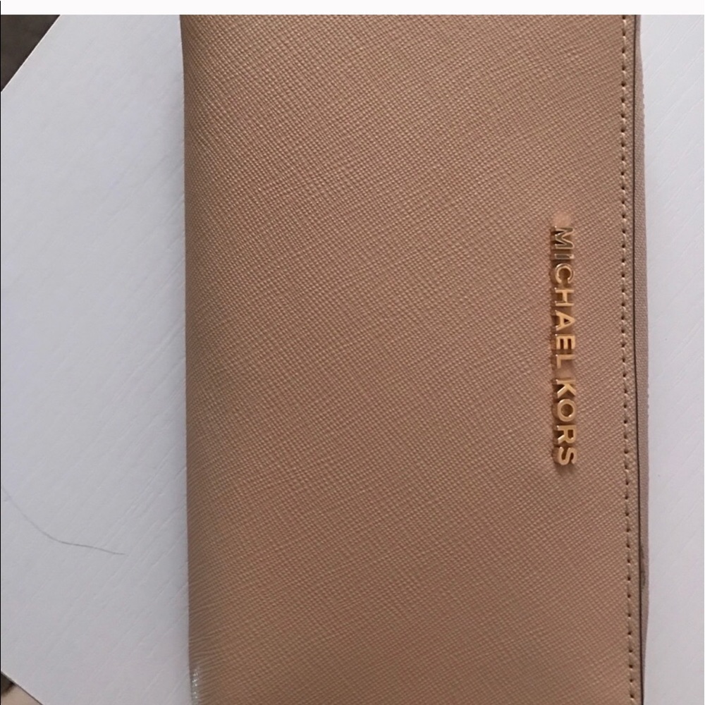 Michael Kors Oyster wallet