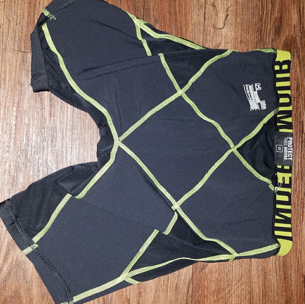 Large under armour compression shorts