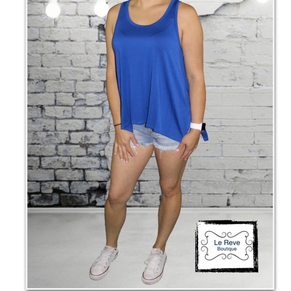 Blue top - Picture 1 of 2