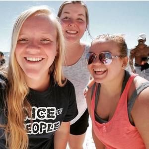 Meet your Posher, Laura