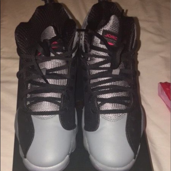 Air Jordan 13 Hyper Pink - Picture 2 of 3