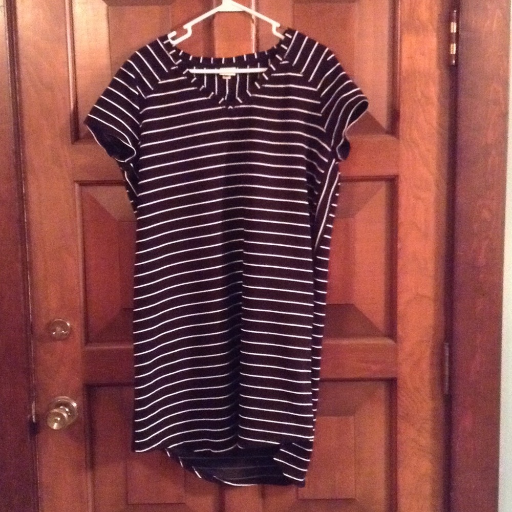 Merl a striped dress