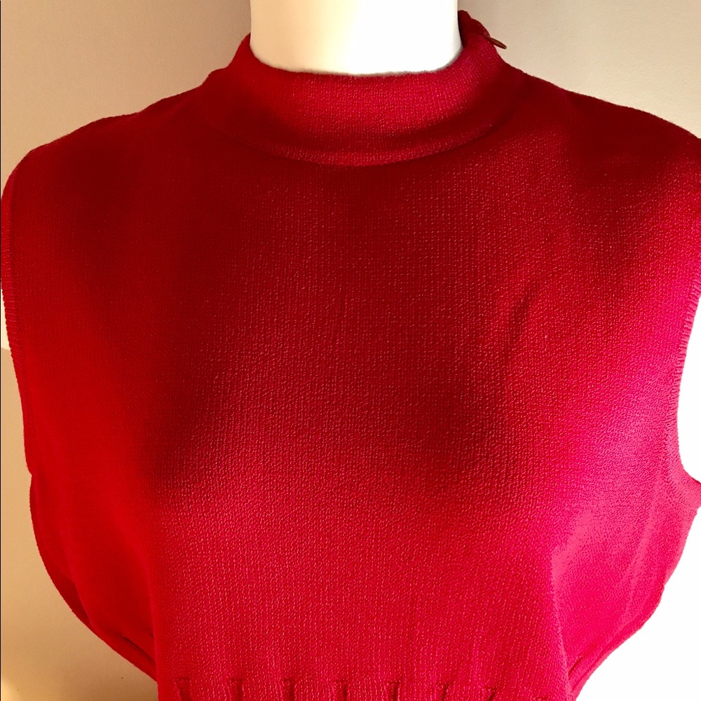 St. John Sport Top Medium Red