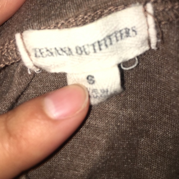 Light brown v neck shirt - Picture 4 of 4