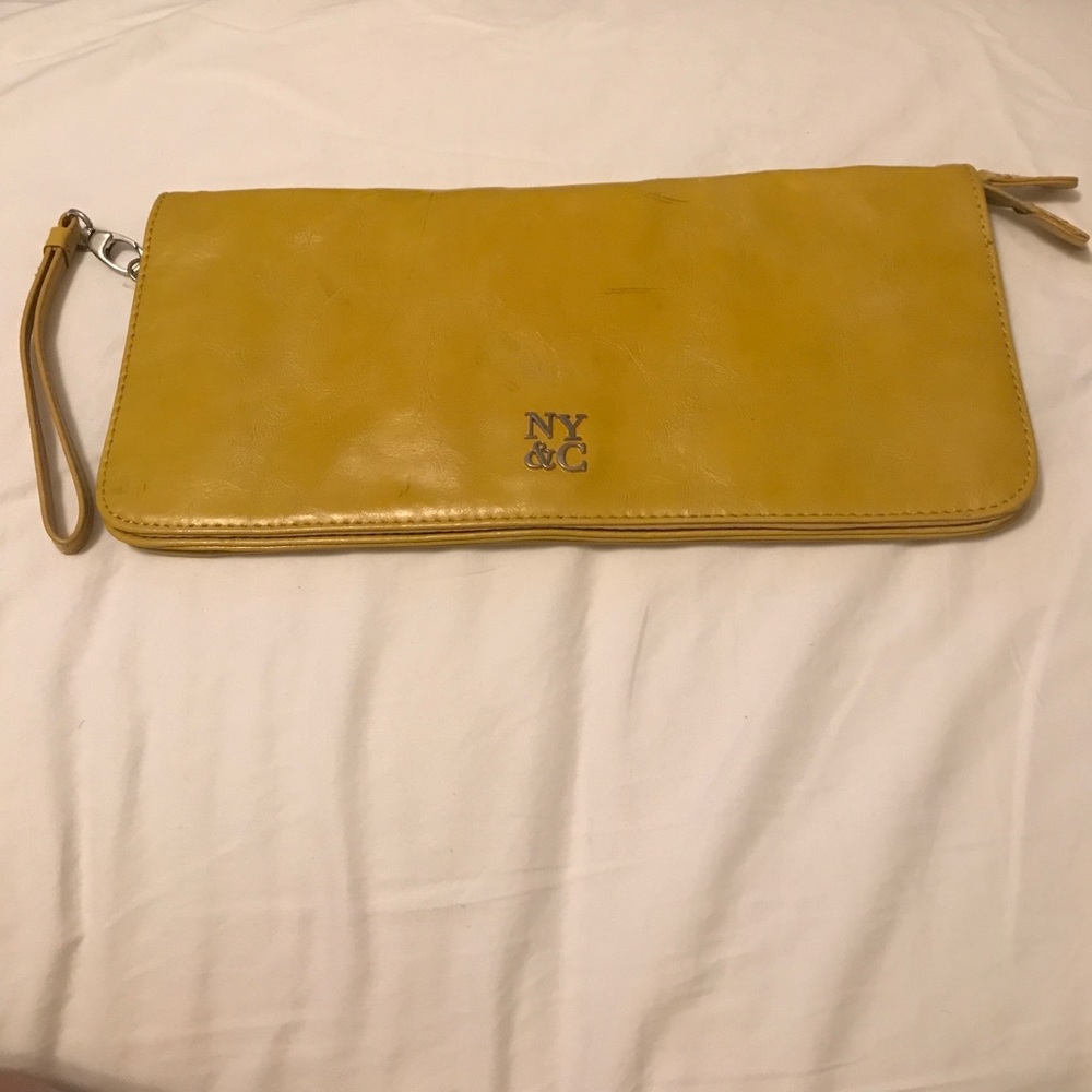 👛New York & Company Clutch