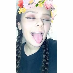 Meet your Posher, Magdalena