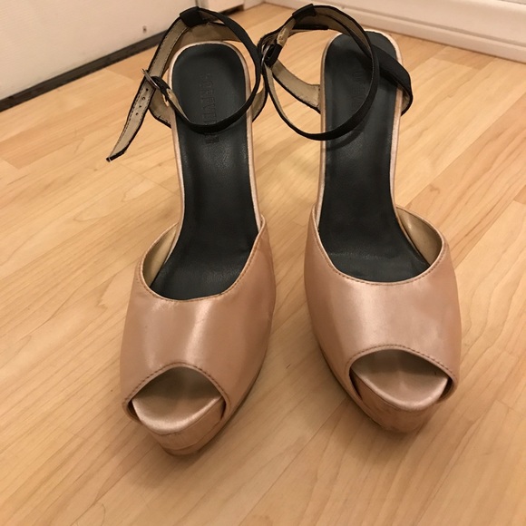 Forever 21 nude heels - Picture 2 of 3