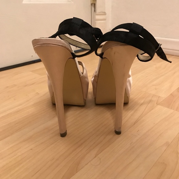 Forever 21 nude heels - Picture 3 of 3