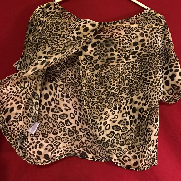 Leopard print shirt. - Picture 3 of 3
