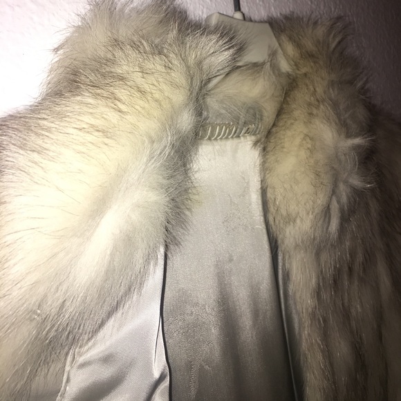 Saga Fox Fur Coat - Picture 4 of 6