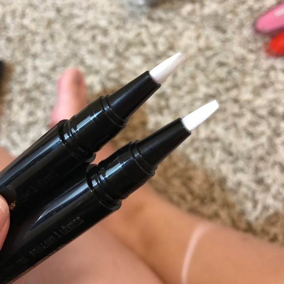 MAC Kiss, Kiss Sheen Supreme Lipglass Tint Review & Swatches Duo of MAC Sheen Supreme Lipglass