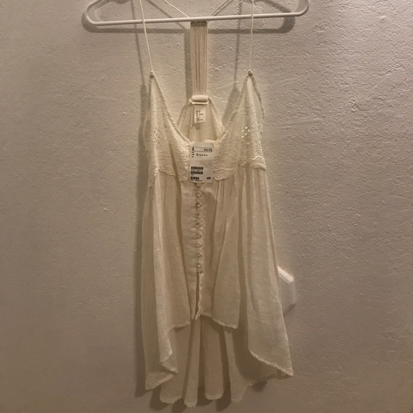 White top - Picture 1 of 2