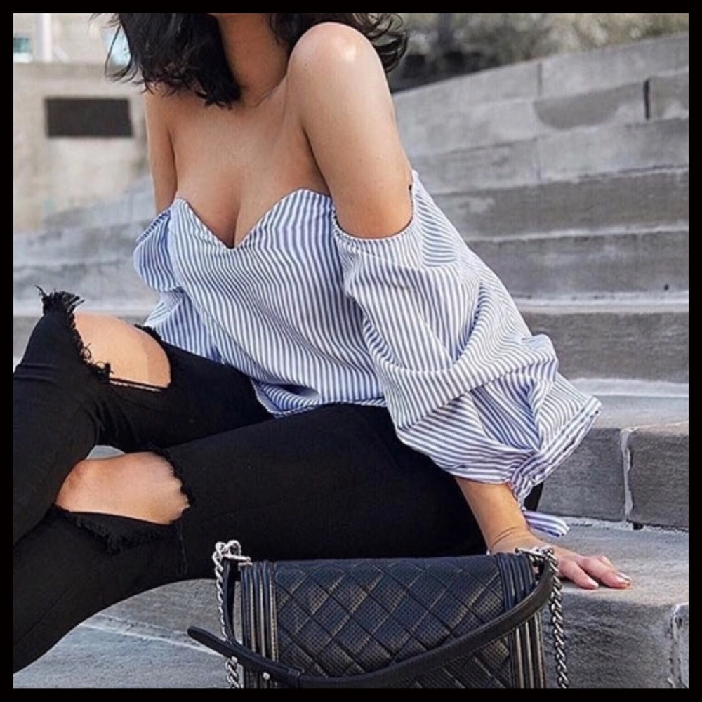 SALE 🖤 Off the Shoulder Top - Picture 3 of 4