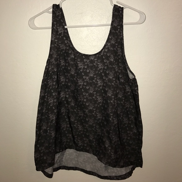 Black top - Picture 1 of 2