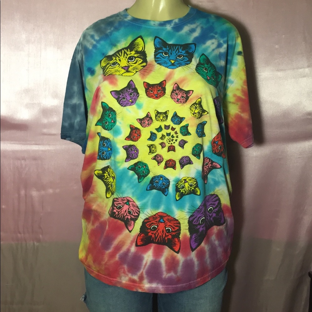 Tie-dye Cat shirt✨✨