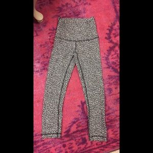 Lulu Wunder Under high rise miss mosaic leggings