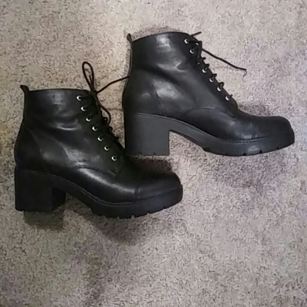 Rubia Black Leather Boots