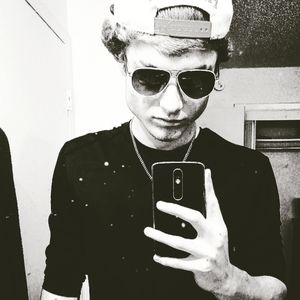 Meet your Posher, Aaron