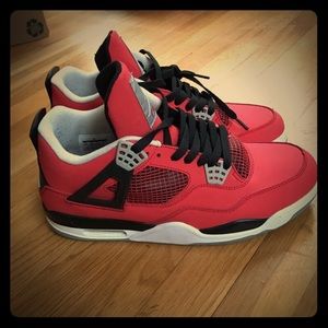 Air Jordan Retro 4 Toro Bravo
